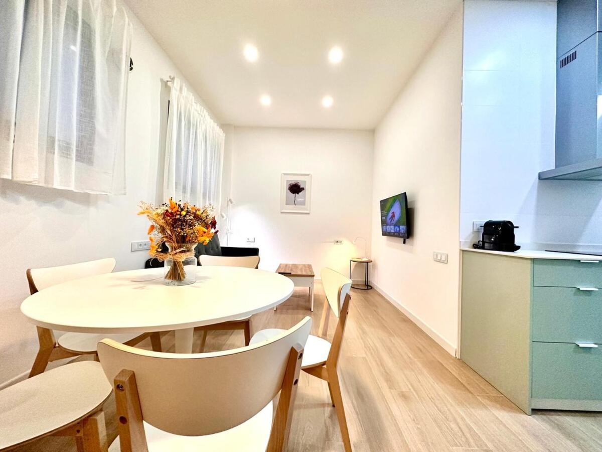 Valentia Beachside Modern Style Valence