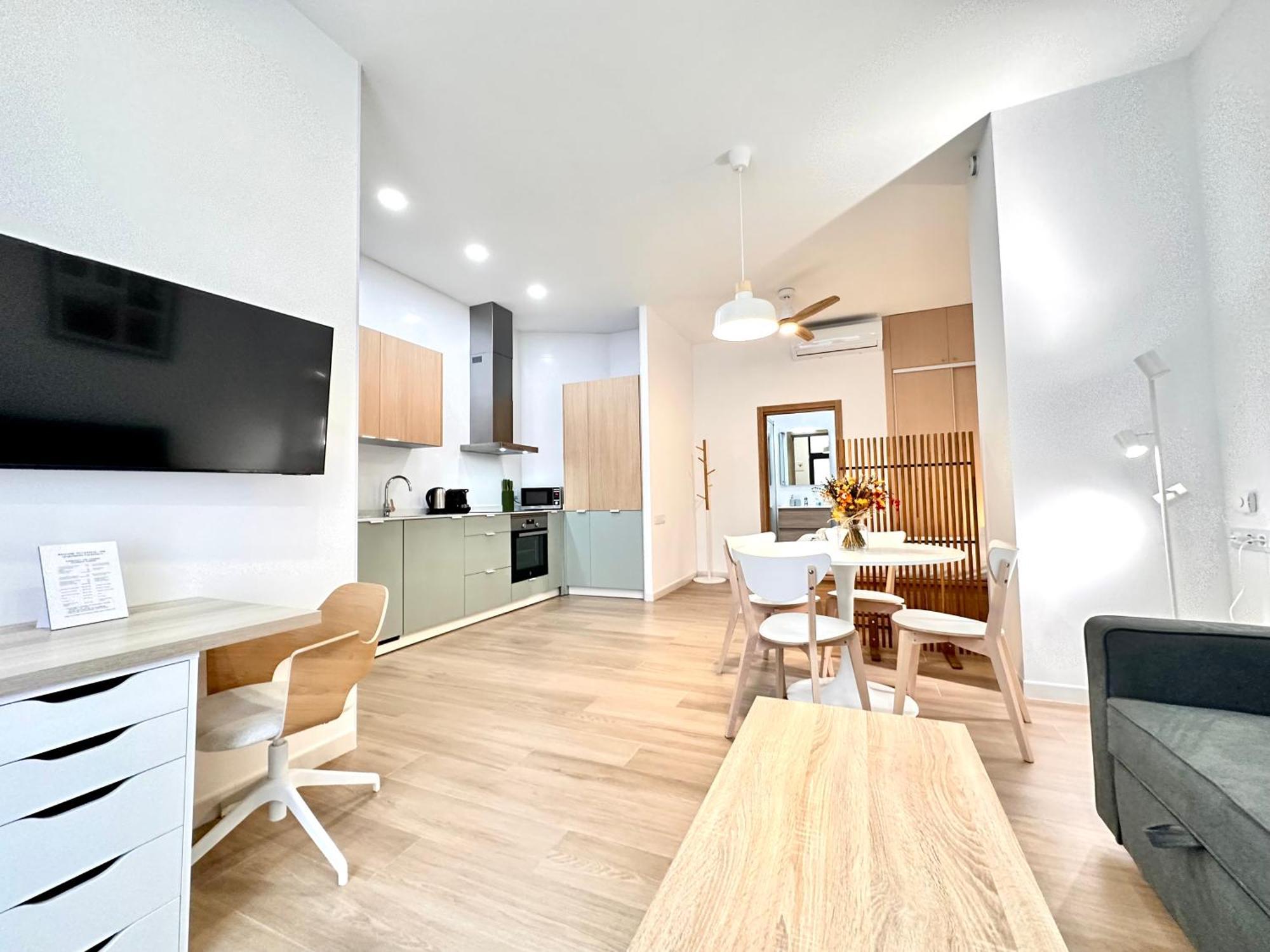 Valentia Beachside Modern Style * Valence